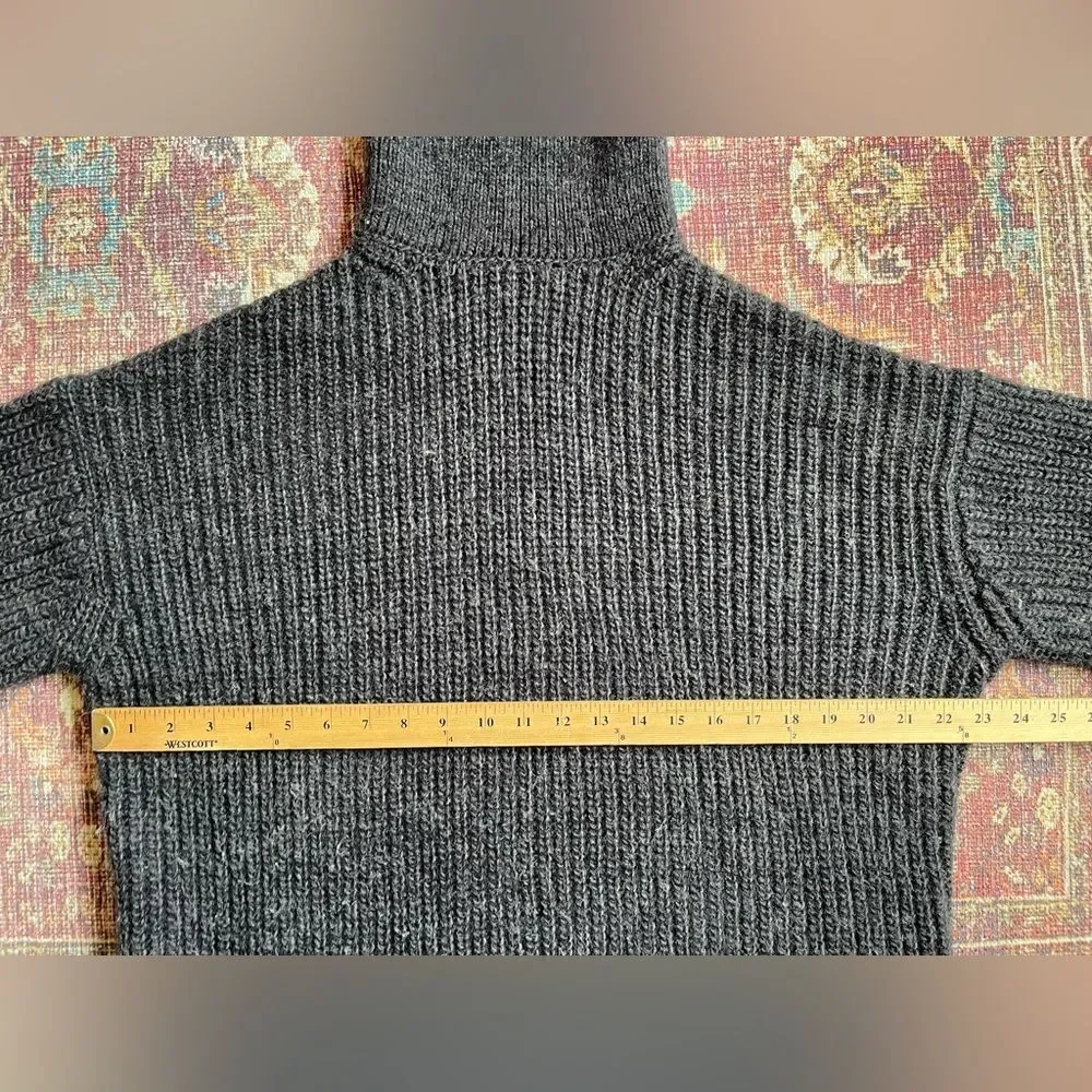 Women’s Small H&M Heavy Warm knit wool blend Black Turtleneck Sweater